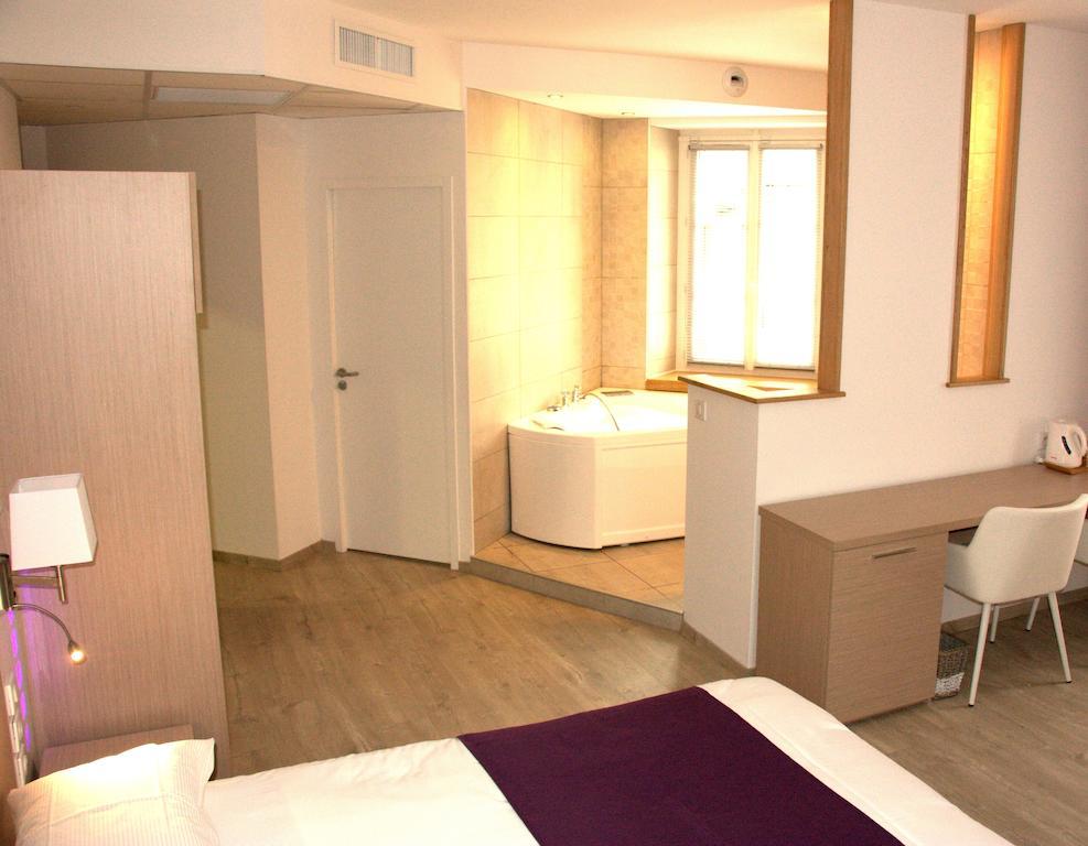 Hotel Terranostra Tarascon-sur-Ariège Oda fotoğraf
